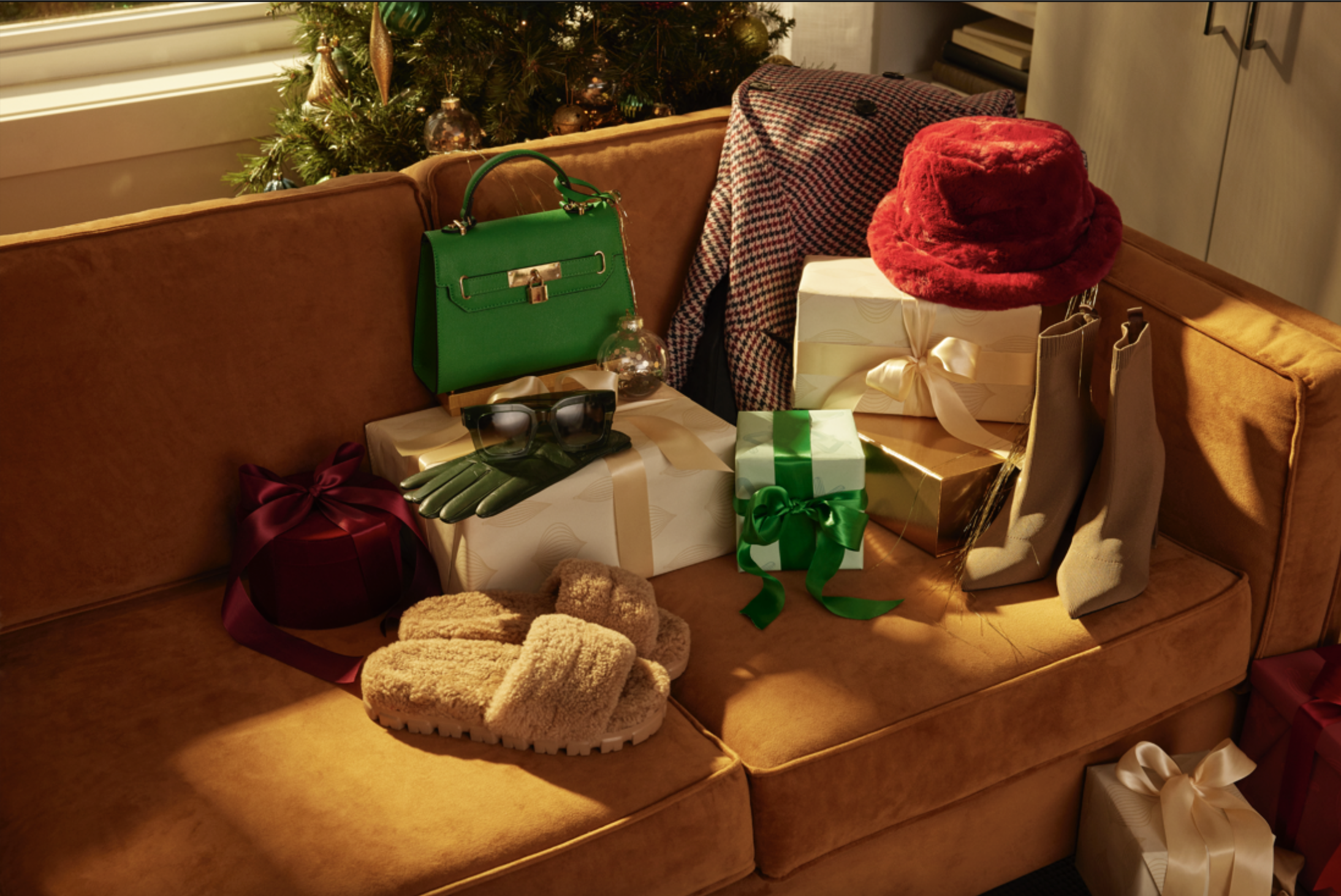 Unwrap the Holiday Trends: A Last-Minute Gift Guide to Elevate Your Loved Ones Style Game